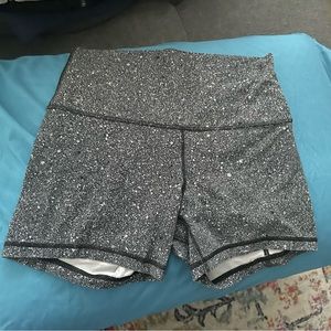 Space gray Lululemon Align 4”